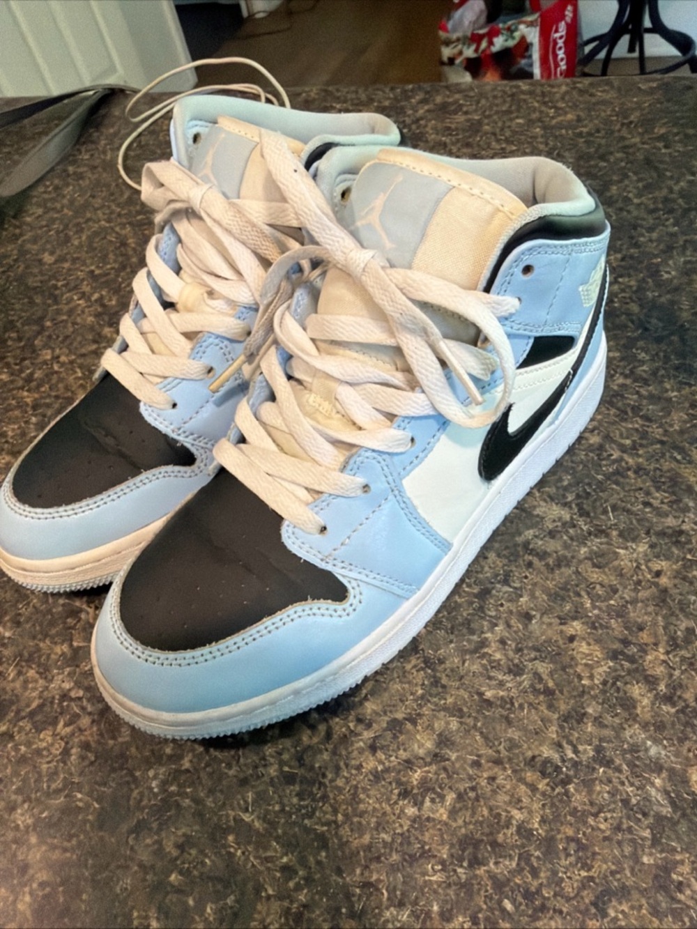 Nike Jordan Kids n 1 Mid GS 'Ice High-Top Sneakers in Light Blue, Black & White